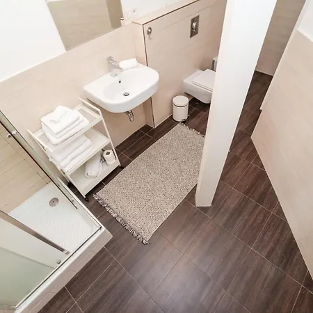 Lavish And Chic Duplex Appartement Prague