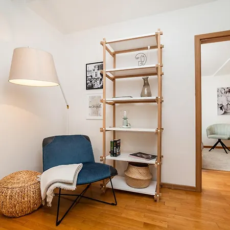 Lavish And Chic Duplex Appartement