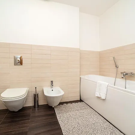 Lavish And Chic Duplex Appartement Prague