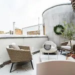Lavish And Chic Duplex *