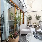 Lavish And Chic Duplex 아파트 프라하