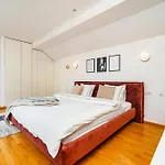 아파트 Lavish And Chic Duplex 프라하