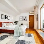Lavish And Chic Duplex 프라하