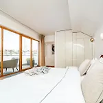 아파트 Lavish And Chic Duplex