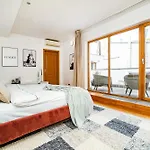 Lavish And Chic Duplex