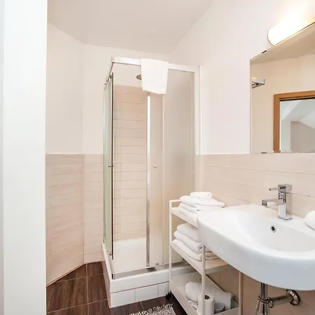 Lavish And Chic Duplex Apartment *