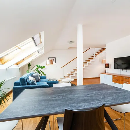 아파트 Lavish And Chic Duplex