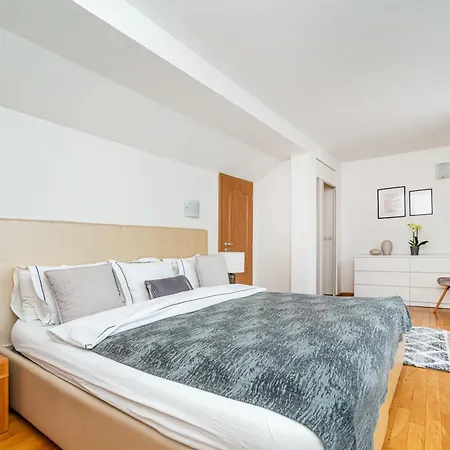 Lavish And Chic Duplex Daire *
