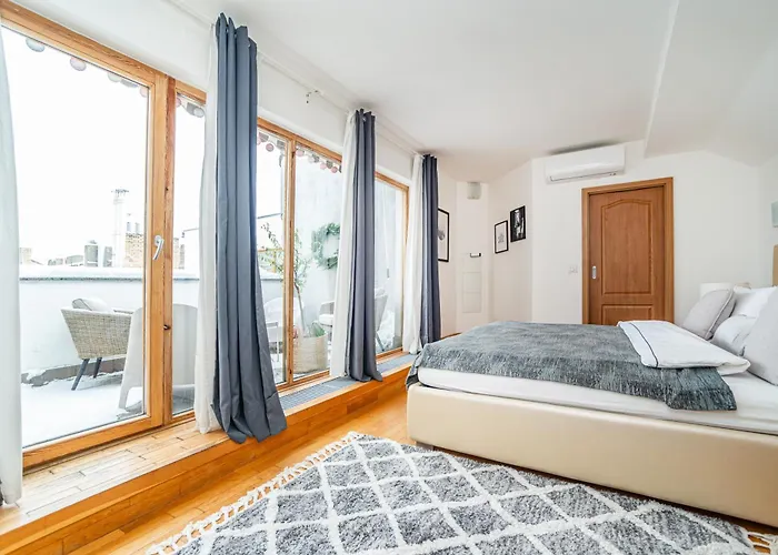 Lavish And Chic Duplex Appartement Prague