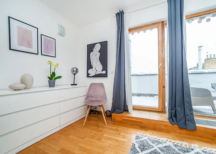 Lavish And Chic Duplex Appartement