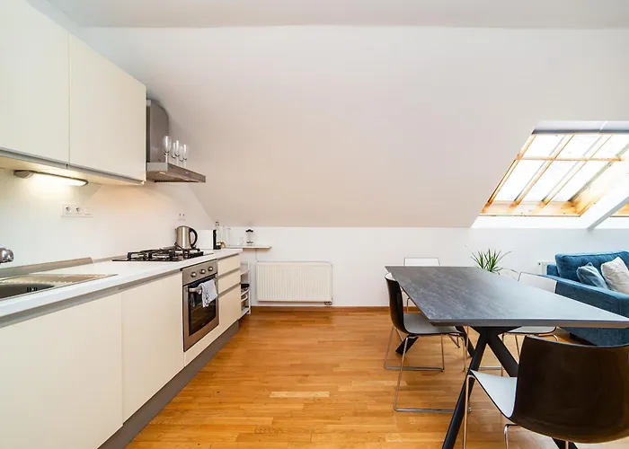 Lavish And Chic Duplex *