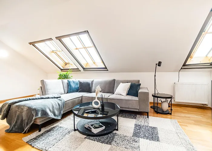 Lavish And Chic Duplex Appartement Prague