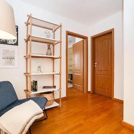 Lavish And Chic Duplex 아파트 *