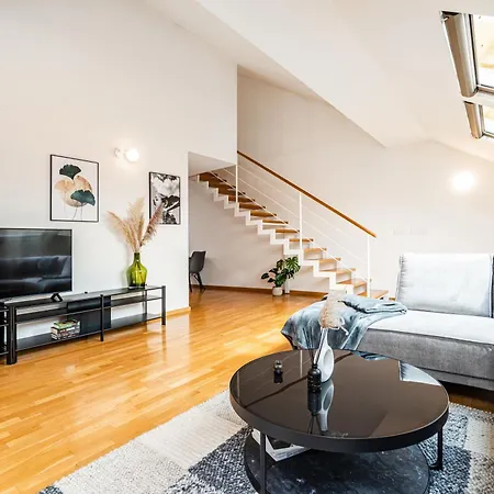 Lavish And Chic Duplex * Praga