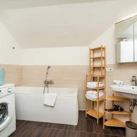 Lavish And Chic Duplex * Praga