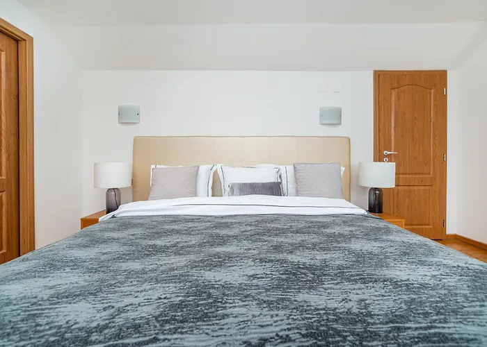 아파트 Lavish And Chic Duplex 프라하