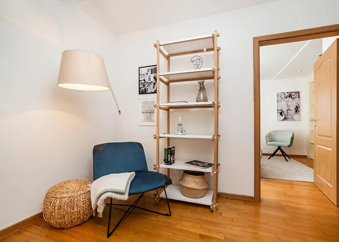 Lavish And Chic Duplex 아파트