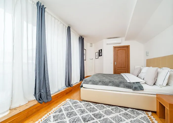 Lavish And Chic Duplex 프라하