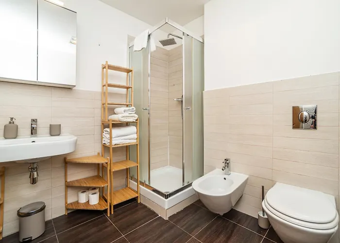 Lavish And Chic Duplex 아파트 *